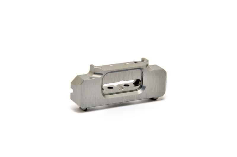 40113 ALUM REAR SUSPENSION ARM HOLDER-RF